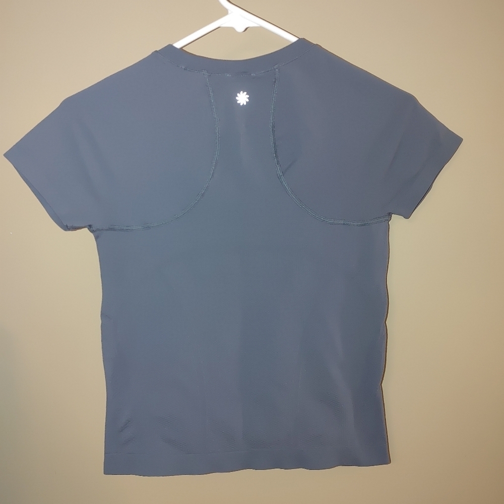 Athleta Gray Short Sleeve T-Shirt, Size XS - Picture 4 of 9